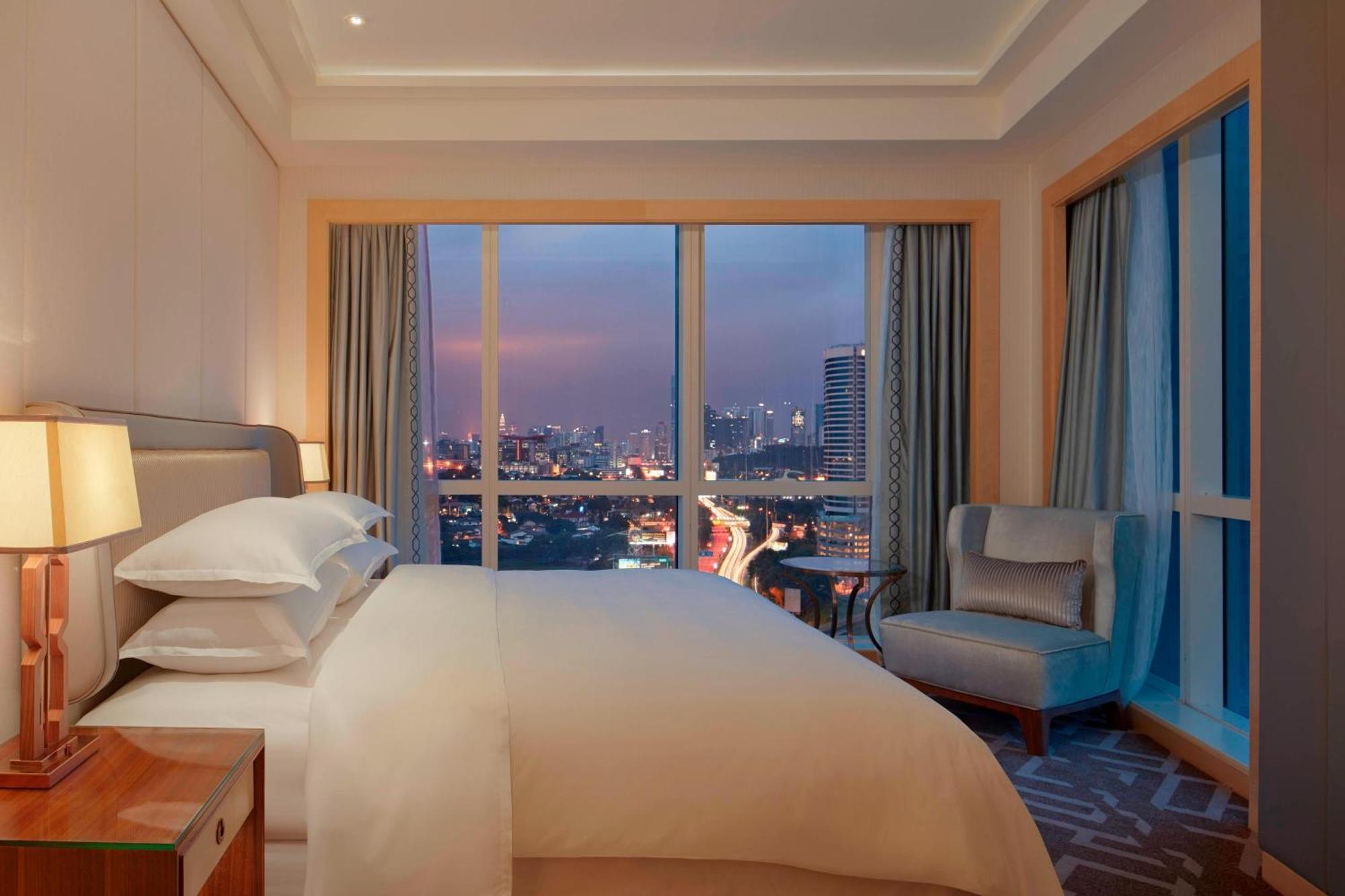 Sheraton Petaling Jaya Hotel Dış mekan fotoğraf Deluxe Room